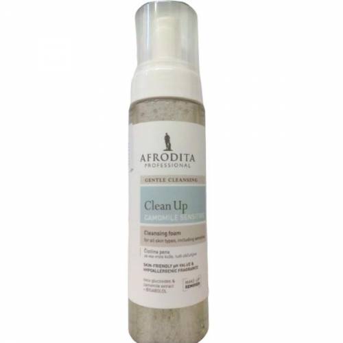 Cosmetica Afrodita - Spuma de curatare CAMOMILE pentru tipurile de ten sensibil 200 ml